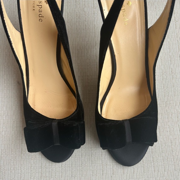Kate Spade Black Velvet Heels with Bow, size 10 - Picture 4 of 7